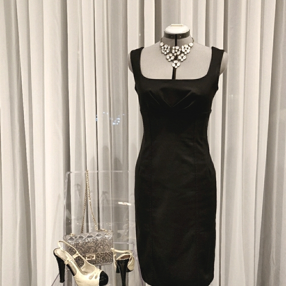 le chateau Dresses & Skirts - SOLD Dress